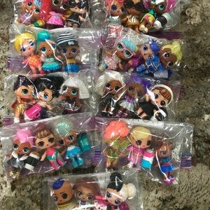 Huge Lot of 27 Fully Dressed Lol Dolls